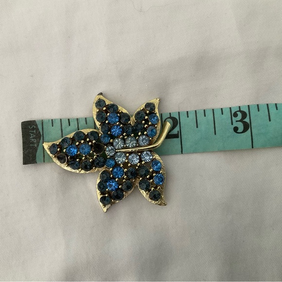 Sarah Coventry Gold and Blue Leaf Brooch - Picture 4 of 5